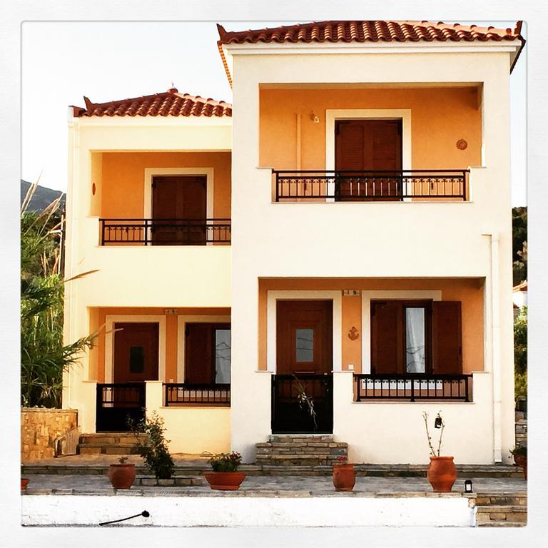 Anemos Apartments Marathókampos エクステリア 写真